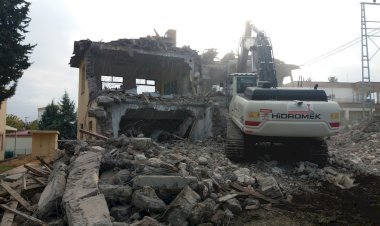 Kullanım Ömrü Dolan Eğitim Binaları Yıkılıyor