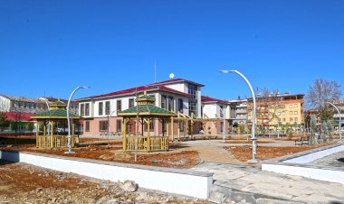 Göksun Millet Konağı ve Meydanı Tamamlandı