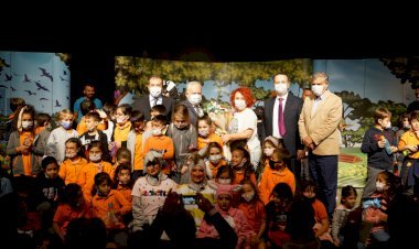 Miniklerden Çocuk Tiyatrosuna Büyük İlgi