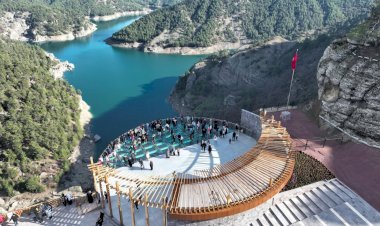 Ali Kayası Cam Teras’a Ziyaretçi Akını