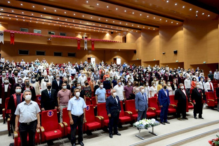 Üniversitemiz Tıp Fakültesi 18. Dönem Mezunları, Doktorluğa İlk Adımlarını Attı