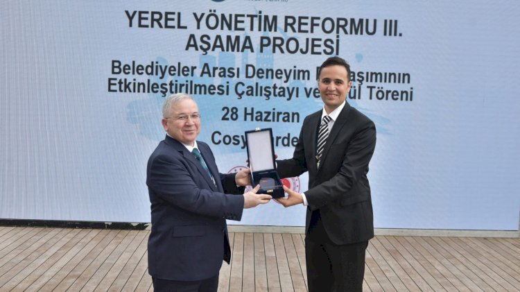 İK Yönetim Bilgi Sistemi Ödül Aldı