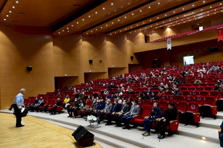 Salman Kapanoğlu’nun ‘Bir Tatlı Tebessüm’ Stand Up Gösterisi Büyük Beğeni Topladı