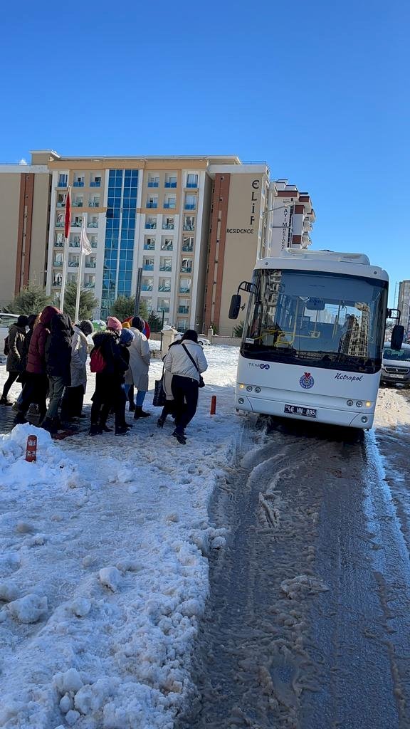 Üniversitemiz Öğrencilerine Sınav Döneminde Ücretsiz Ring Seferleri Başladı