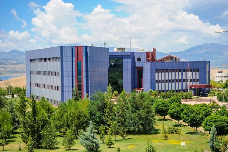 Üniversitemiz Erasmus Gençlik Alanında Akredite Oldu