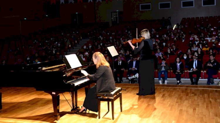 Yalçın ve Önal Müzik Ziyafeti Yaşattı