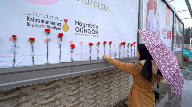 Kadınlar Gününde Şehir Karanfillerle Donatıldı