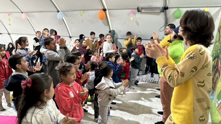 Büyükşehir Depremzede Miniklerin Yanında