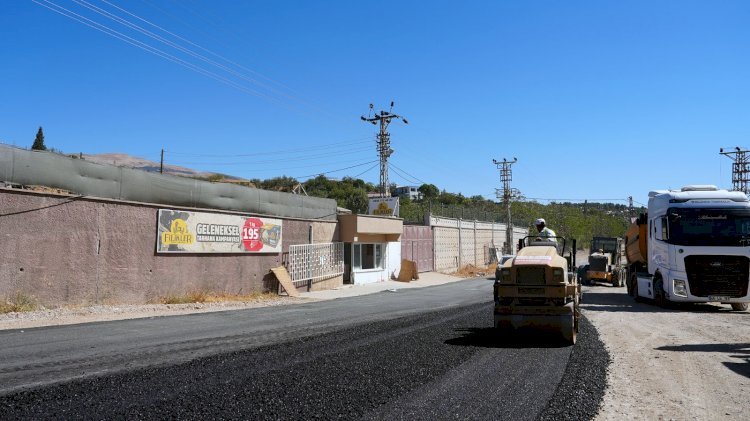 Altyapısı Tamamlanan Akyar TOKİ Yolu Sıcak Asfalta Buluştu