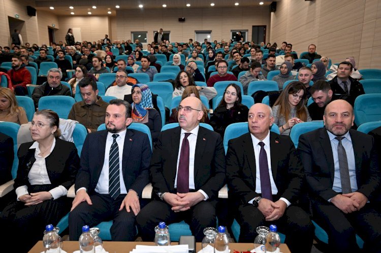 KSÜ’de 21. Yüzyıl Gençlik Yetkinlikleri ve Sivil Toplum Çalışmaları Konferansı Düzenlendi