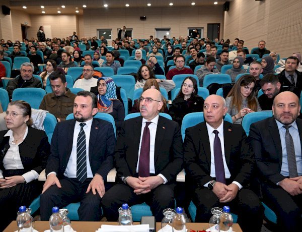 KSÜ’de 21. Yüzyıl Gençlik Yetkinlikleri ve Sivil Toplum Çalışmaları Konferansı Düzenlendi
