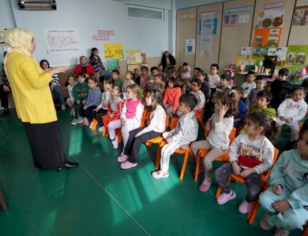 Büyükşehir’den Miniklere Masal Şöleni